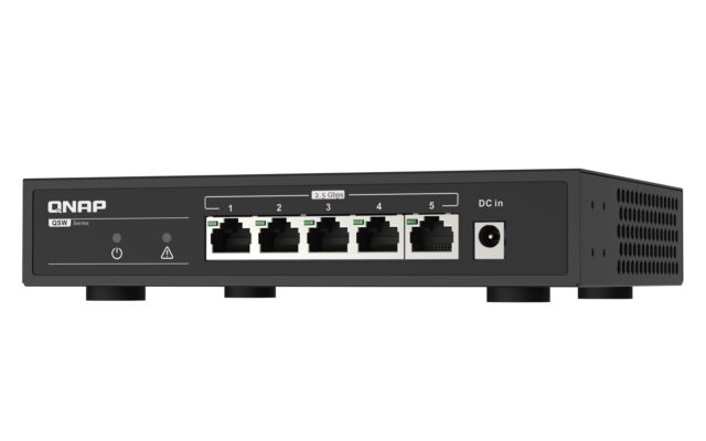 QNAP QSW-1105-5T network switch Unmanaged Gigabit Ethernet (10/100/1000) Black - imagine 5
