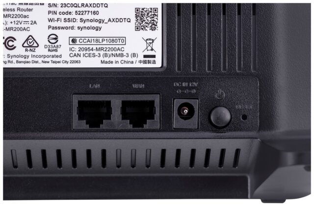 Synology MR2200AC wireless router Gigabit Ethernet Dual-band (2.4 GHz / 5 GHz) Black - imagine 9