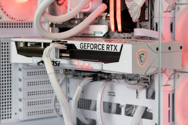 Actina 5901443434290 PC AMD Ryzen™ 7 7800X3D 32 GB DDR5-SDRAM 1 TB SSD NVIDIA GeForce RTX 5070 Ti Windows 11 Home Midi Tower White - imagine 11