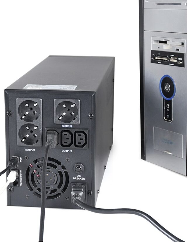 Gembird EG-UPS-036 uninterruptible power supply (UPS) Line-Interactive 3 kVA 1800 W 6 AC outlet(s) - imagine 4
