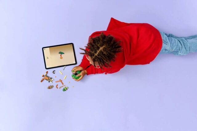 LEGO NINJAGO 71850 Lloyd vs. Elemental Monster Spinner Battle - imagine 8