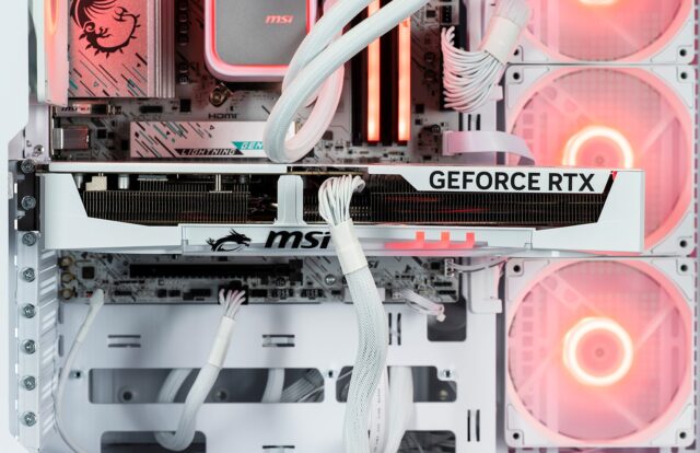 Actina 5901443434290 PC AMD Ryzen™ 7 7800X3D 32 GB DDR5-SDRAM 1 TB SSD NVIDIA GeForce RTX 5070 Ti Windows 11 Home Midi Tower White - imagine 16