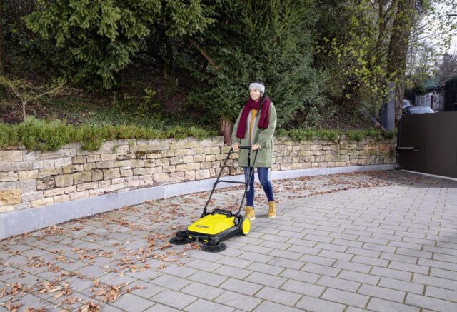 KARCHER S 4 Twin sweeping machine - 1.766-360.0 - imagine 2
