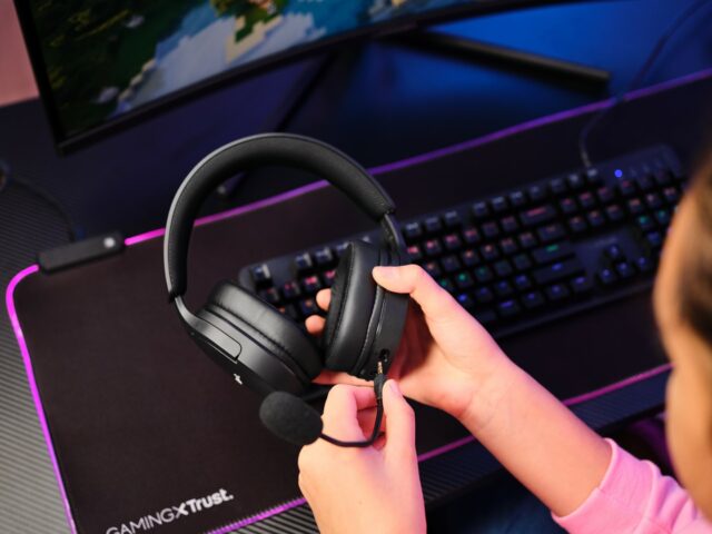 Trust GXT 491 Fayzo Headset Wired & Wireless Head-band Gaming USB Type-C Bluetooth Black - imagine 8