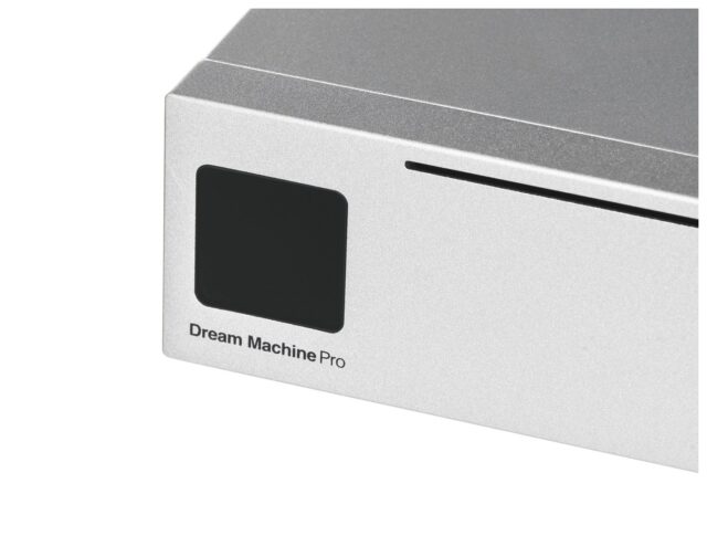 Ubiquiti UniFi Dream Machine Pro Managed Gigabit Ethernet (10/100/1000) White - imagine 5