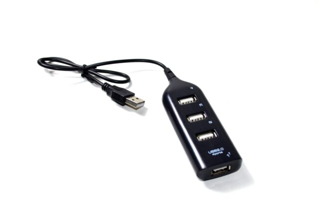 Vakoss TC-234UX interface hub USB 2.0 Black - imagine 5