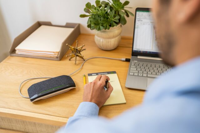 Poly Sync 10 Speakerphone +USB-A to USB-C Cable - imagine 4