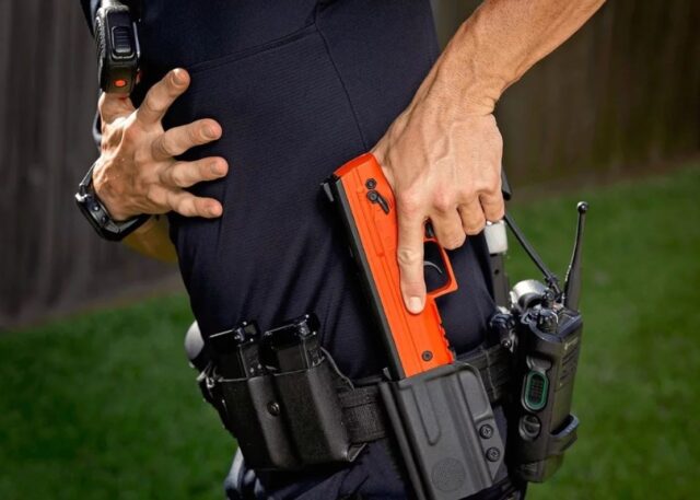 BYRNA LE BLACK pistol  caliber .68  CO2-12g set - imagine 9