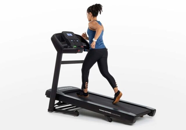 Horizon Fitness T202 Folding electric treadmill - imagine 5