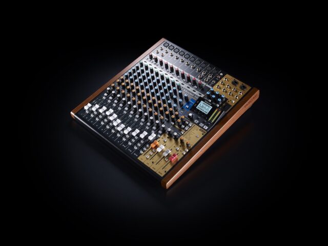 Tascam MODEL 16 audio mixer 16 channels 20 - 30000 Hz Black  Gold  Wood - imagine 4