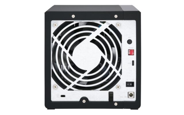 QNAP TR-004 storage drive enclosure HDD/SSD enclosure Black 2.5/3.5 - imagine 9