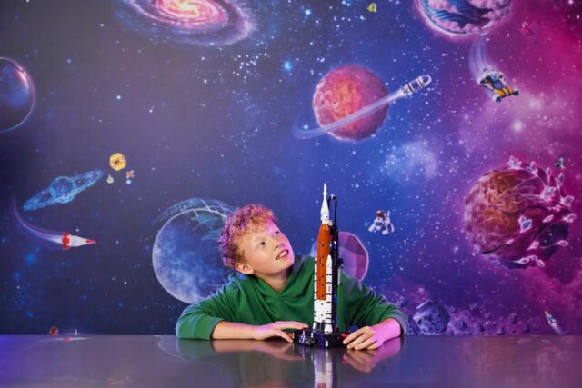 LEGO TECHNIC 42221 NASA Artemis Space Launch System Rocket - imagine 8