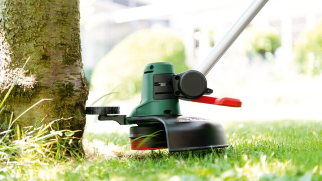 BOSCH. THE SCYTHE WAS ALIVE. UNIVERSAL GRASS CUT 18V-26 (BT) - imagine 4