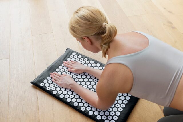 Medisana MM 100 acupressure mat with heating function - imagine 15