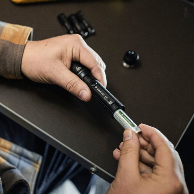 Ledlenser P5R Black Hand flashlight LED - imagine 4