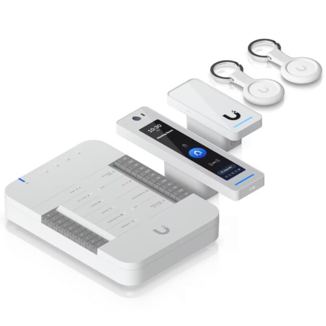 Ubiquiti UA-G3-SK-Pro | UniFi Access Starter Kit | G3 Reader + G3 Reader Pro + Hub + Keychain (2 pieces) - imagine 5