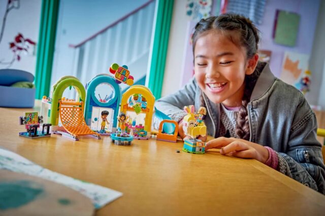 LEGO Friends 42686 Kryty plac zabaw - imagine 7