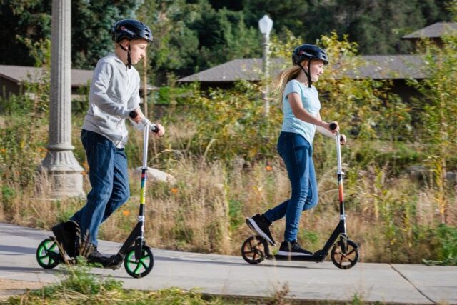 Razor A5 Lux Light-Up Kids Classic scooter Green  Multicolour - imagine 4