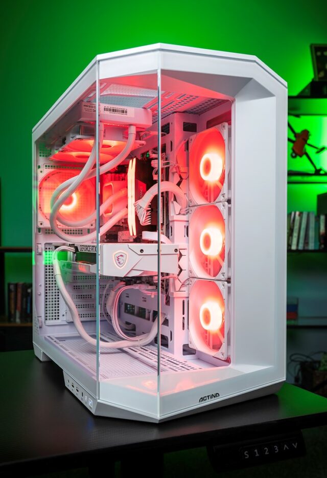 Actina 5901443434290 PC AMD Ryzen™ 7 7800X3D 32 GB DDR5-SDRAM 1 TB SSD NVIDIA GeForce RTX 5070 Ti Windows 11 Home Midi Tower White - imagine 17