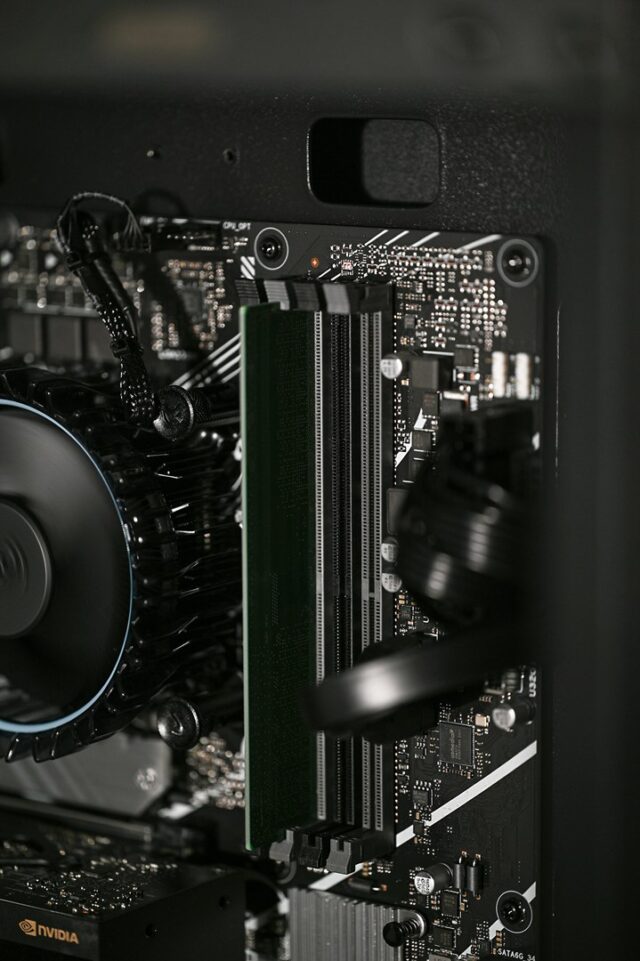 Actina 5901443387459 workstation Intel® Core™ i5 i5-14400 16 GB DDR4-SDRAM 1 TB SSD NVIDIA RTX A2000 Windows 11 Pro Midi Tower Black - imagine 15