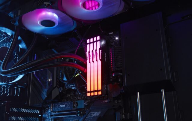 Kingston Technology FURY Beast 32GB 5600MT/s DDR5 CL40 DIMM RGB - imagine 9