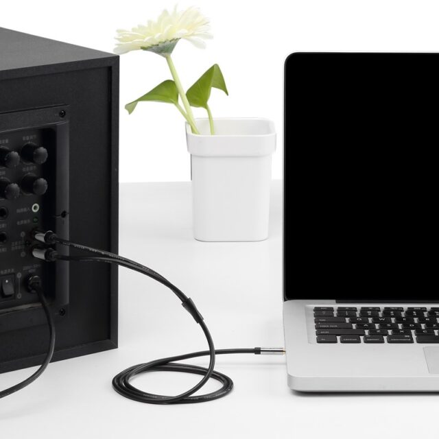 Kabel audio 3 5 mm męski na 2RCA męski 5m czarny - imagine 3