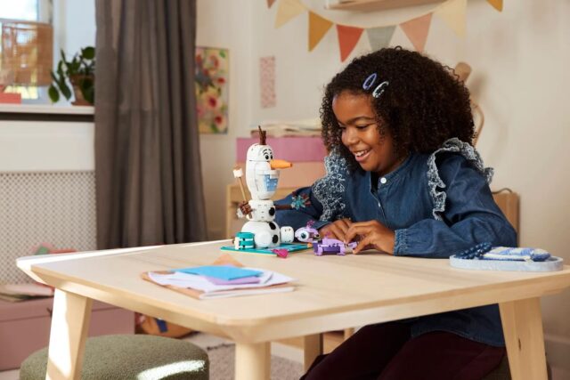 LEGO Disney Princess 43287 Olaf i Bruni na pikniku - imagine 9