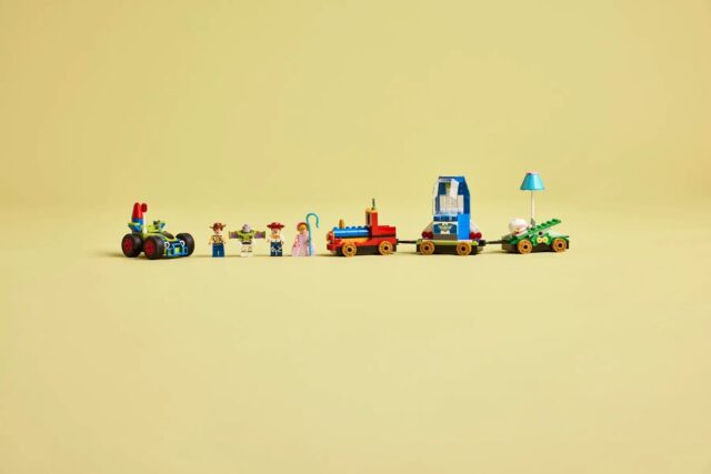 LEGO DISNEY 43264 Toy Story - Celebration Train and RC Car - imagine 9
