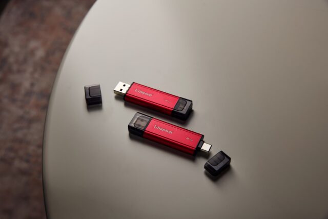 Kingston Technology 2TB Dual USB-A/C Portable SSD  Up to 1050MB/s USB 3.2 Gen 2 - imagine 7