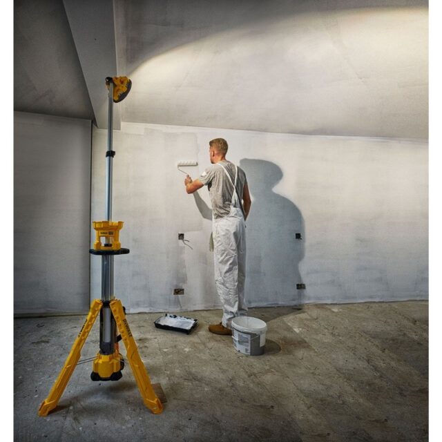 18 V flashlight on tripod without battery and charge - imagine 13