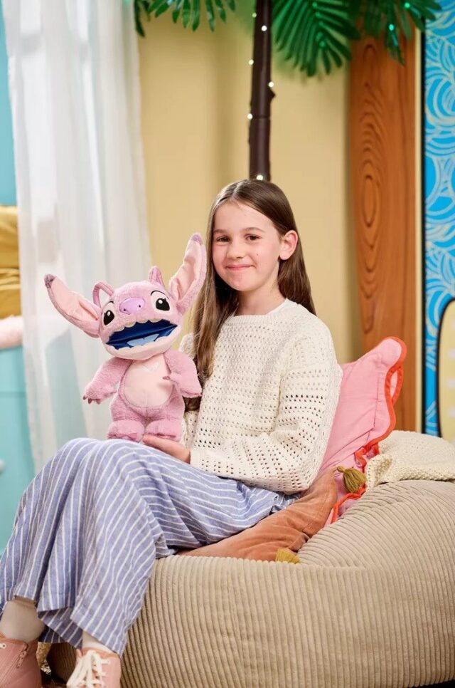 Interactive mascot Wow! Stuff Disney Real FX Chatty Angel Puppet (DIS-1026-01) - imagine 4