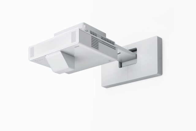 Epson EB-800F data projector Ultra short throw projector 5000 ANSI lumens 3LCD 1080p (1920x1080) White - imagine 2