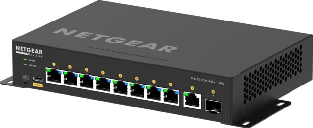 NETGEAR 8x1G PoE+ 110W 1x1G and 1xSFP Managed Switch - imagine 11