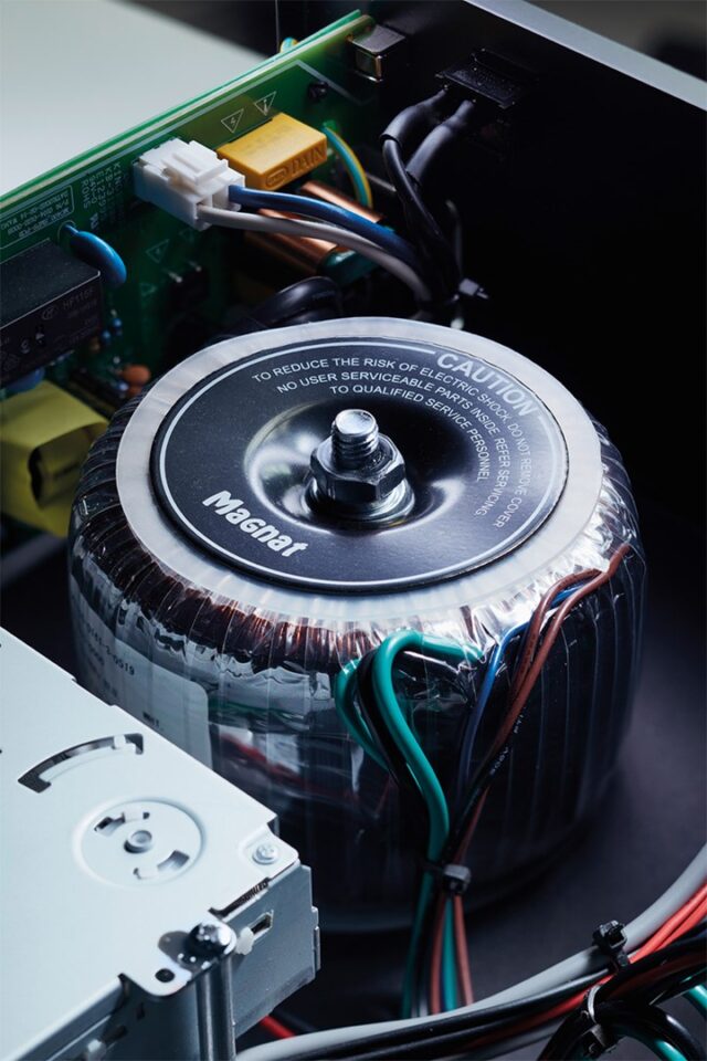 Magnat MC 400 - Network Player 40 W  2.0 ch. stereo  black - imagine 2