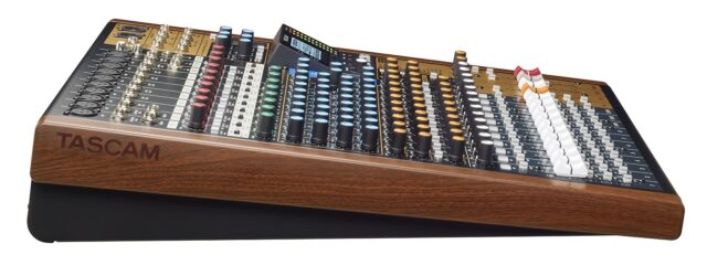 Tascam MODEL 16 audio mixer 16 channels 20 - 30000 Hz Black  Gold  Wood - imagine 8