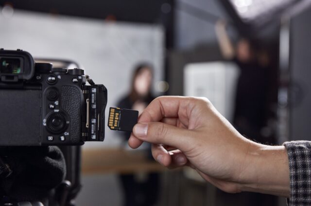 Kingston Technology 1TB Canvas React Plus SDXC UHS-II 280R/150W U3 V60 for Full HD/4K - imagine 7