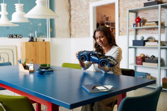 LEGO TECHNIC 42154 FORD GT (2022) - imagine 8