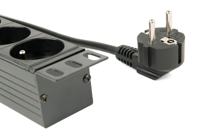 EnerGenie EG-PDU-014-F Rack Power Distribution Unit (8 FR sockets  1U  16A  Schuko plug  3m  black color) - imagine 4