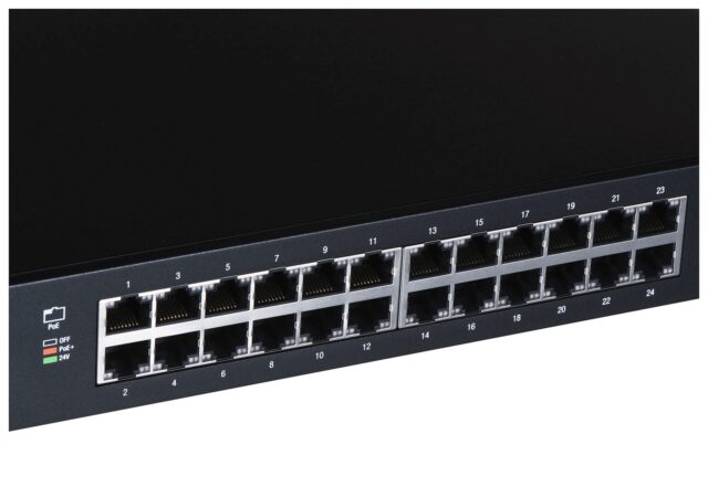 Ubiquiti ES-24-250W network switch Managed L2/L3 Gigabit Ethernet (10/100/1000) Power over Ethernet (PoE) 1U Black - imagine 4