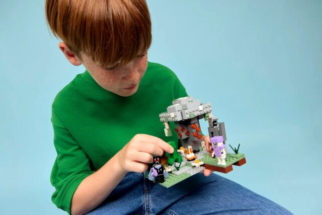 LEGO MINECRAFT 21586 The Pale Garden - imagine 2