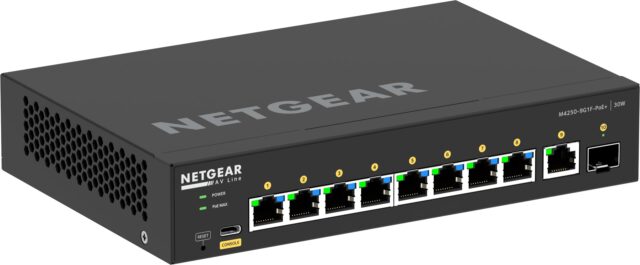 NETGEAR 8x1G PoE+ 110W 1x1G and 1xSFP Managed Switch - imagine 9