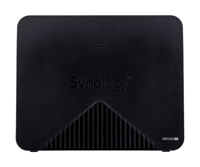Synology MR2200AC wireless router Gigabit Ethernet Dual-band (2.4 GHz / 5 GHz) Black - imagine 3