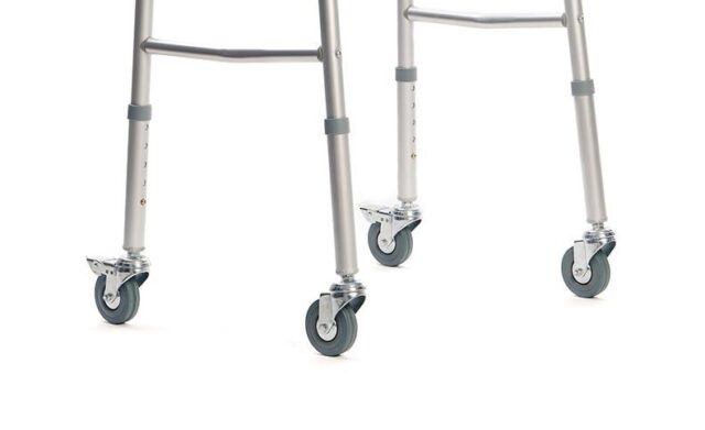 Walking frame rehabilitation with 4 wheels - imagine 3