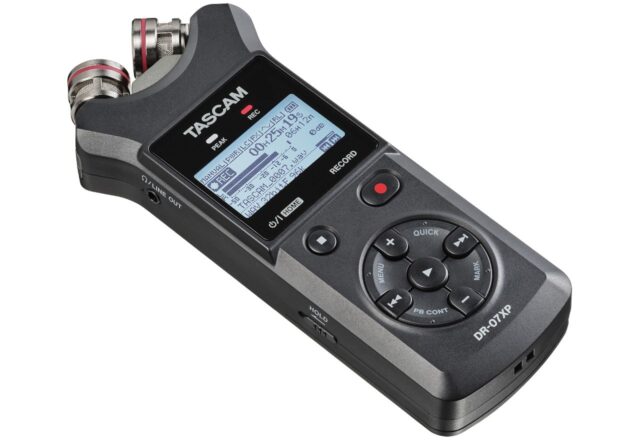 Tascam DR-07XP - portable digital recorder with USB interface - imagine 3