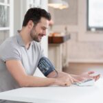 Upper arm blood pressure monitor Medisana BU 586 voice - imagine 6