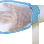 Protective gloves against self-harm M