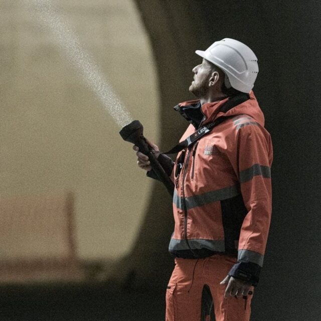 Ledlenser P21R Black Hand flashlight LED - imagine 7