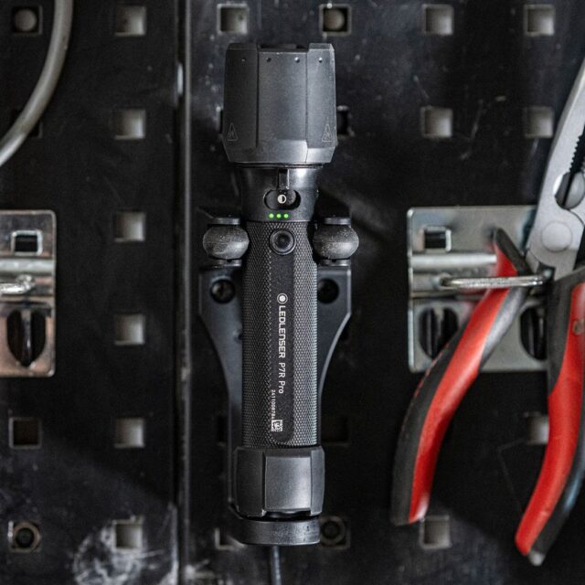 Ledlenser P7R Pro Black Hand flashlight LED - imagine 4