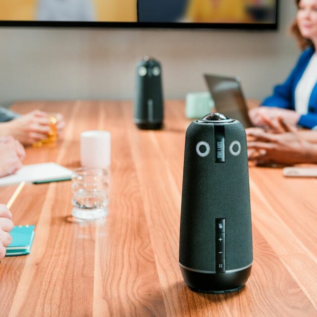 Owl Labs Meeting Owl 4+ 360-Degree  4K Smart Video Conference Camera  Microphone and Speaker (Automatic Speaker Focus  Smart Zooming and Noise Equalising) - imagine 5
