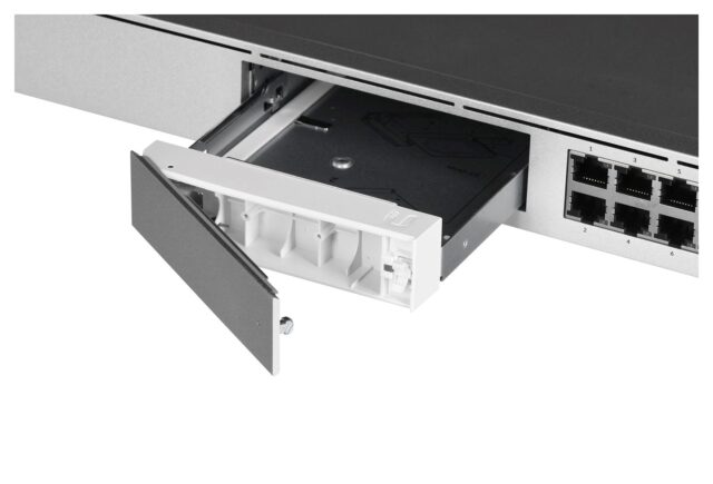 Ubiquiti UniFi Dream Machine Pro Managed Gigabit Ethernet (10/100/1000) White - imagine 3